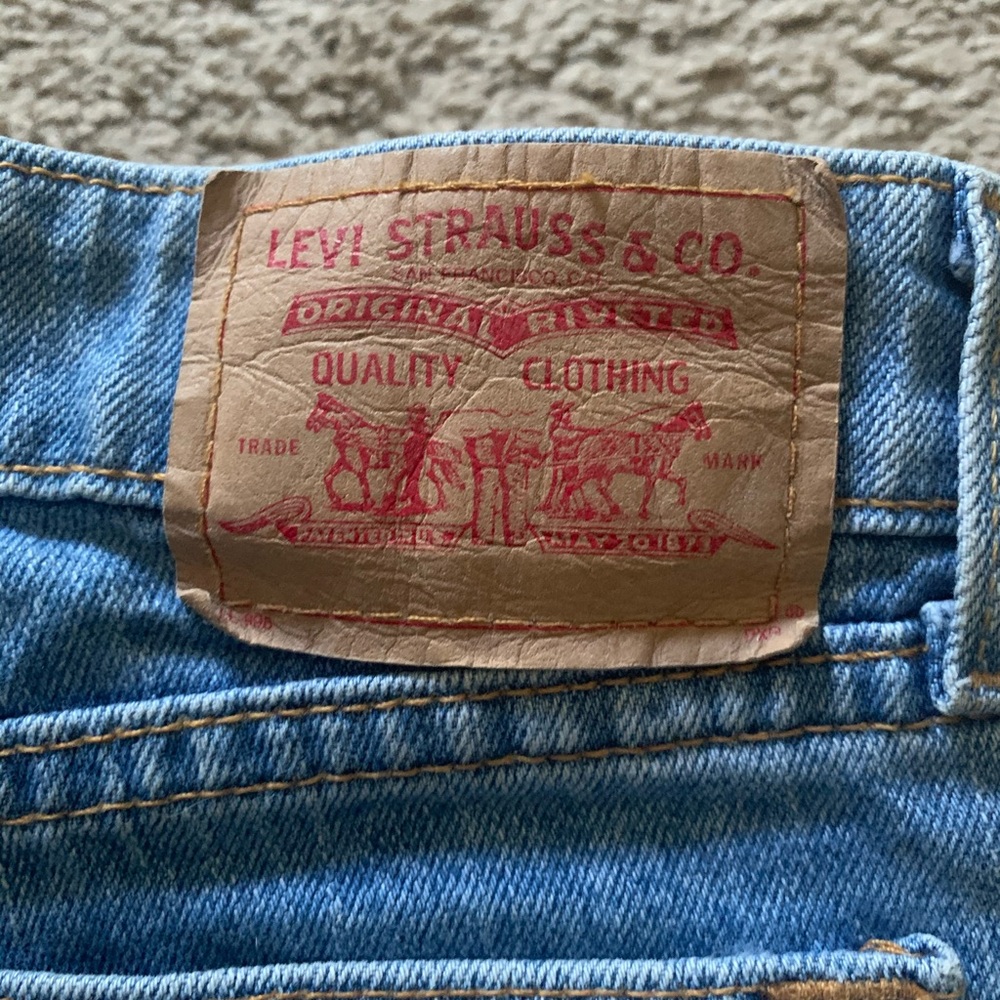 Levi’s Shorts - Picture 4 of 4